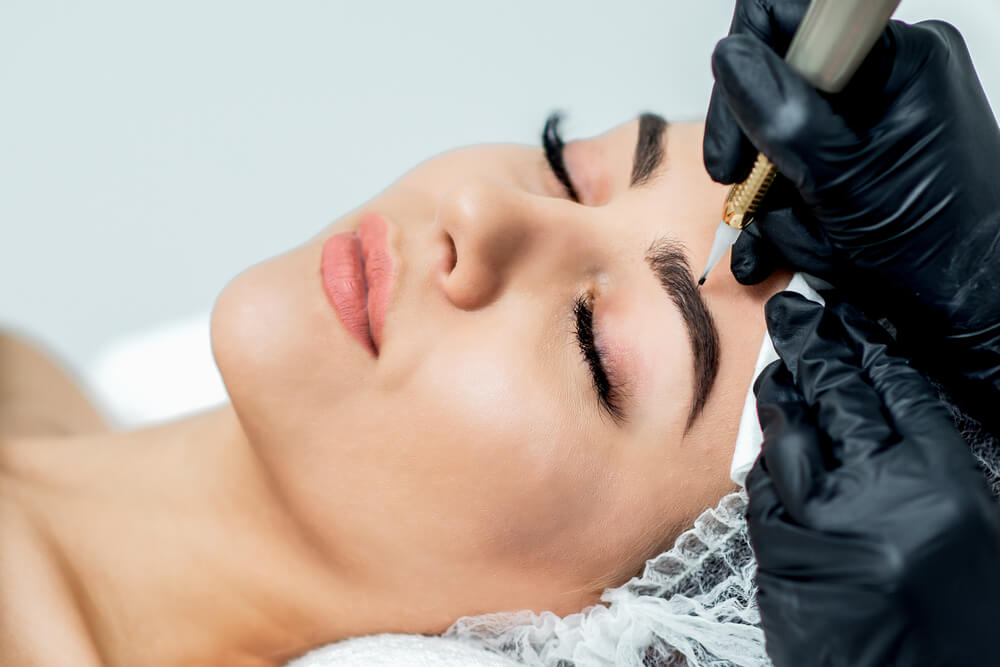 maquillaje semipermanente cejas